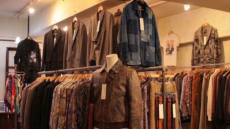 ブランドリユース(アパレル) / 年商1〜2億円 / EC運営4名(店舗と兼務)
